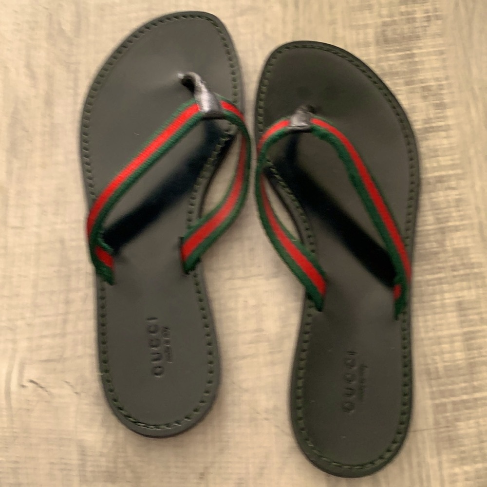 Gucci Black Flip Flops with Red and Green Straps - Picture 3 of 16